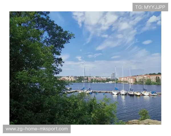 赫尔辛基训练课栾斯曼跑动积极